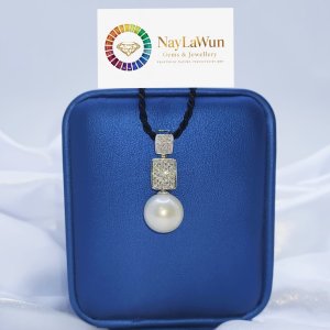 If you want to wear white pearls for a youthful look and feel, there are many beautiful options to choose from.