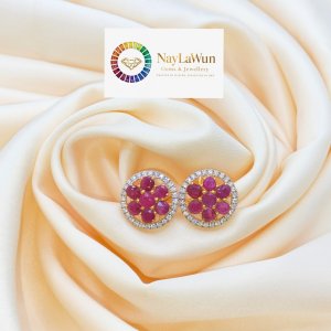 A set of gorgeous Mokot ruby ​​earrings and rings.