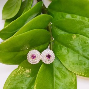 High quality, pure Mogok natural ruby ​​and diamond stud earrings
