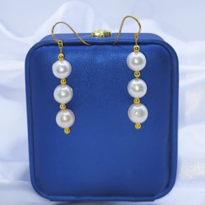 Newly released pearl earrings that are soft and fashionable to wear