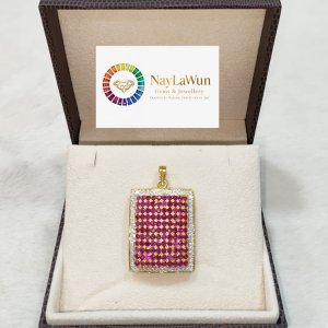 The beauty of rubies and diamonds combined to create a beautiful and elegant piece of jewelry. A set of earrings, pendants and rings made of natural rubies and diamonds.