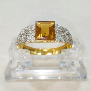 Beautiful Quartz and Diamond bracelet