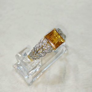 Beautiful Quartz and Diamond bracelet