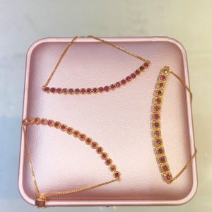 The beautiful Mogok Ruby wedding rings are so heartwarming