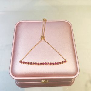 The beautiful Mogok Ruby wedding rings are so heartwarming