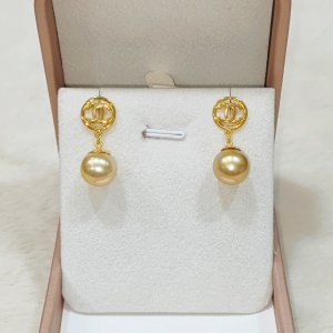 Beautiful gold tassel pearl earrings with a variety of designs for all ages.