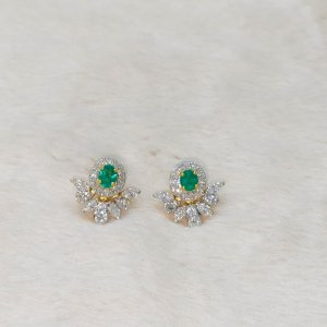 Colombian emerald and diamond earrings