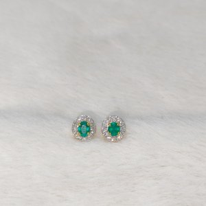 Colombian emerald and diamond earrings
