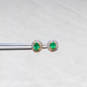 Colombian emerald and diamond earrings