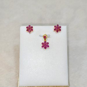 Red Mogok natural ruby ​​stud earrings and pendants