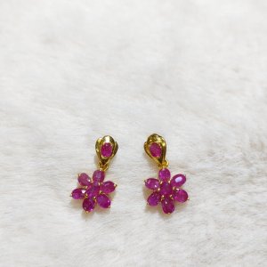 Red Mogok natural ruby ​​stud earrings and pendants