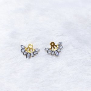 This beautiful pair of earrings is available in two designs. It has a GIA certificate and a five-carat (0.5) ct diamond earring.