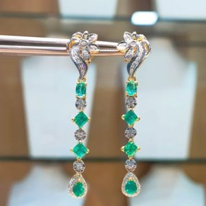 These Colombian emerald and diamond earrings and pendants will make your eyes sparkle.