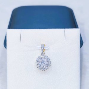 A beautiful everyday pendant with large diamonds and a double layer of diamonds.