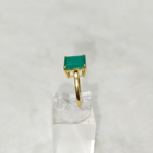 Colombian emerald ring