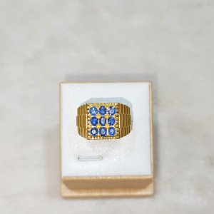 Newly released, high quality men's wear, natural sapphire nine-petal ring