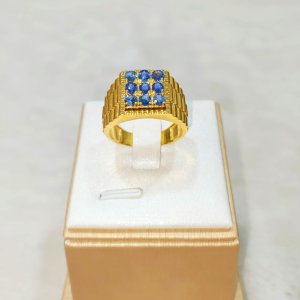 Newly released, high quality men's wear, natural sapphire nine-petal ring